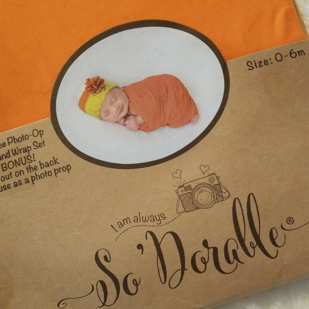So adorable. 2 piece Photo-OP hat and wrap NWOT🎃